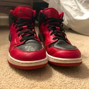 Jordan 1 reverse bred mid